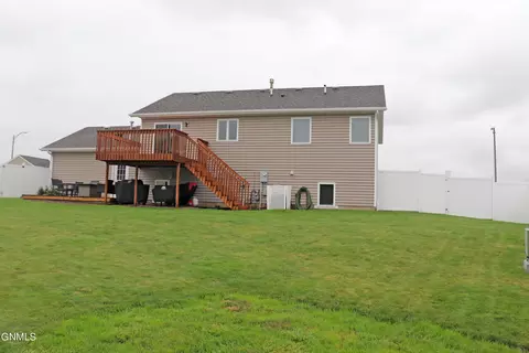 2806 10th Ave SE, Mandan, ND 58554 photo 46