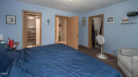 Bedroom - 803 Boulevard Ave E, Bismarck, ND 58501 photo 3 of 4