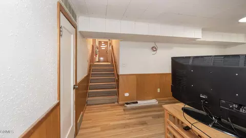 Entry Way - 803 Boulevard Ave E, Bismarck, ND 58501 photo 5 of 5