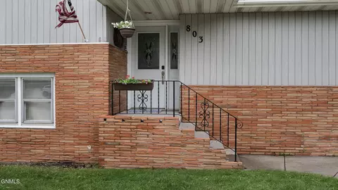 Exterior - 803 Boulevard Ave E, Bismarck, ND 58501 photo 10 of 12