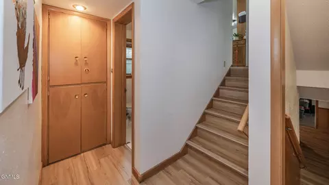 Entry Way - 803 Boulevard Ave E, Bismarck, ND 58501 photo 3 of 5