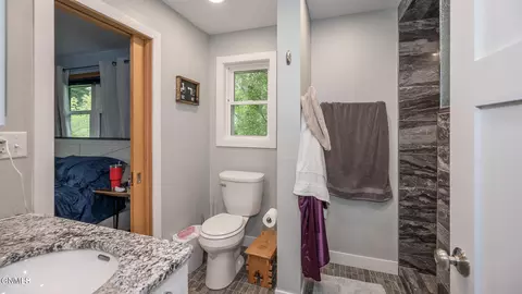 Bath - 803 Boulevard Ave E, Bismarck, ND 58501 photo 4 of 7