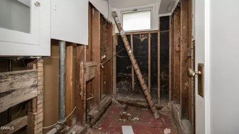Bath - 803 Boulevard Ave E, Bismarck, ND 58501 photo 7 of 7