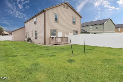 623 40th St E, Williston, ND 58801 photo 4