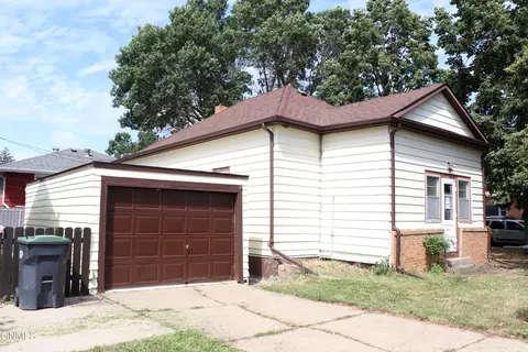 311 1st Ave NE, Mandan, ND 58554
