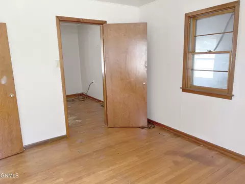 311 1st Ave NE, Mandan, ND 58554 photo 14
