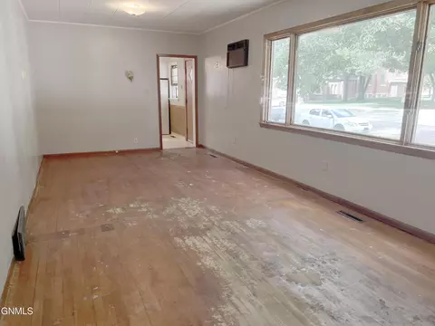 311 1st Ave NE, Mandan, ND 58554 photo 10