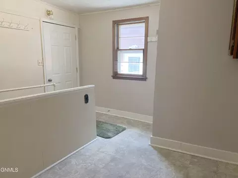 311 1st Ave NE, Mandan, ND 58554 photo 21