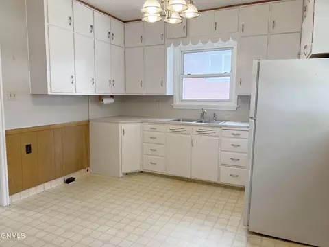 311 1st Ave NE, Mandan, ND 58554 photo 18