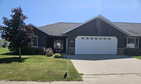 542 Legacy Ln, Valley City, ND 58072