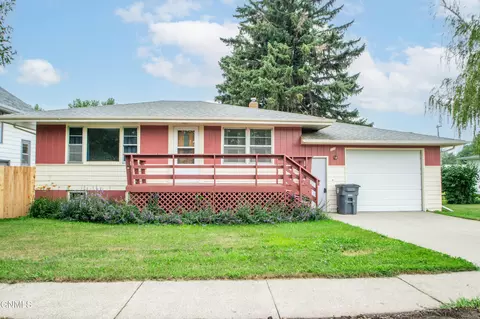 505 Dakota Ave, Wilton, ND 58579