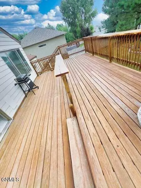 Exterior - 2206 13th Ave W, Williston, ND 58801 photo 4 of 8