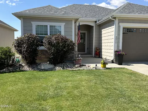 2011 Dublin Ln, Williston, ND 58801 photo 3