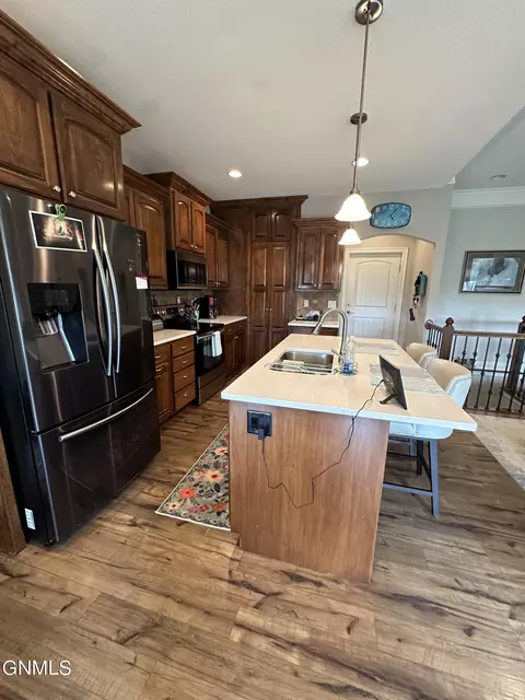 2011 Dublin Ln, Williston, ND 58801 photo 20