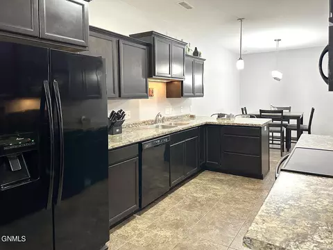 Kitchen - 4351 Cumberland Loop, Bismarck, ND 58503 photo 3 of 5