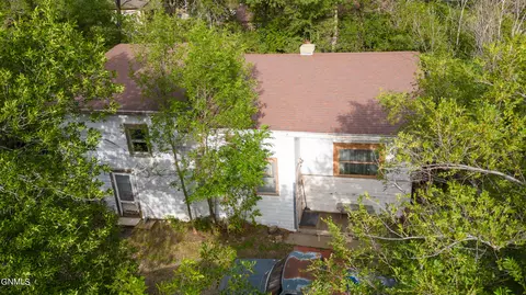 1307 11th St SE, Jamestown, ND 58401