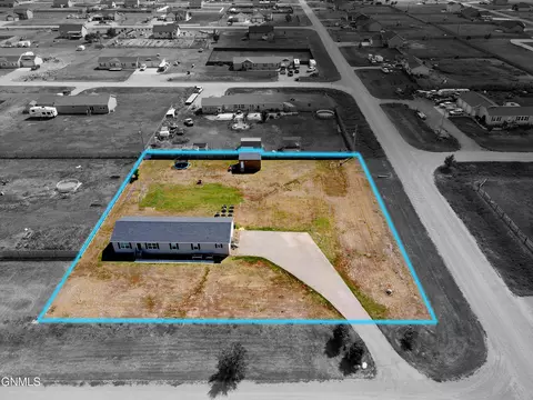13352 Prairie Meadow St, Williston, ND 58801 photo 43