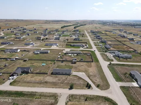 13352 Prairie Meadow St, Williston, ND 58801 photo 45