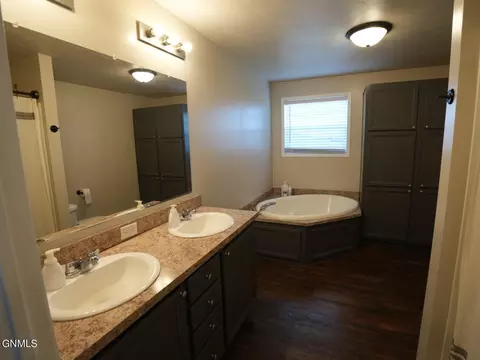 13352 Prairie Meadow St, Williston, ND 58801 photo 29