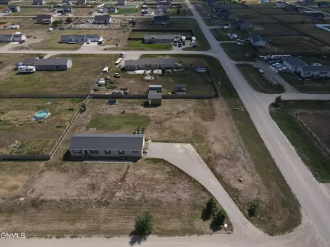 13352 Prairie Meadow St, Williston, ND 58801 photo 44