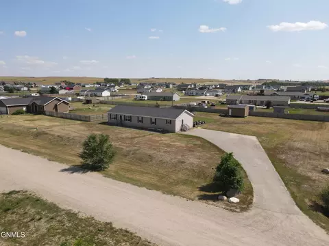 13352 Prairie Meadow St, Williston, ND 58801 photo 46