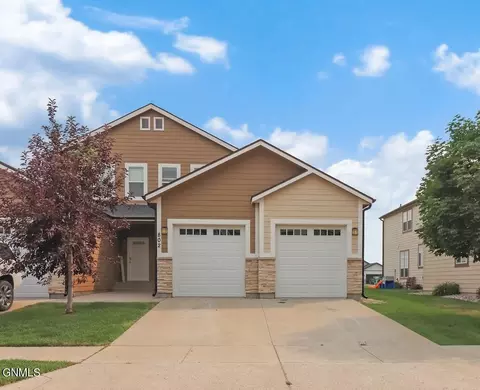 802 40th St E, Williston, ND 58801