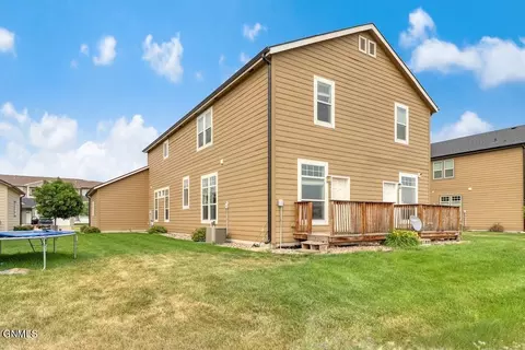 802 40th St E, Williston, ND 58801 photo 4