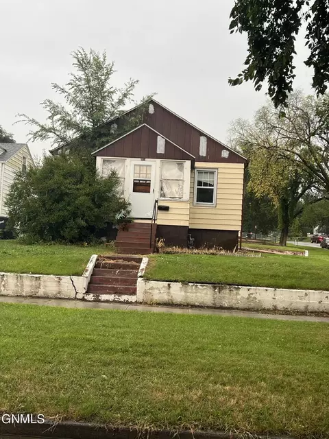 1122 Avenue A E, Bismarck, ND 58501 photo 2