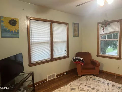 1122 Avenue A E, Bismarck, ND 58501 photo 8