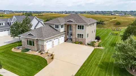 3707 Del Rio Dr, Bismarck, ND 58503