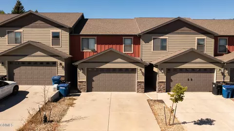 1075 Elm Ave, Dickinson, ND 58601