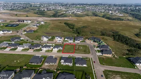 3907 Herd Pl, Bismarck, ND 58503 photo 3