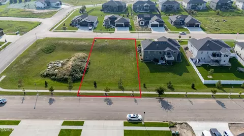 3907 Herd Pl, Bismarck, ND 58503 photo 5