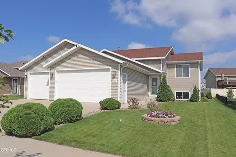 3808 48th St NW, Mandan, ND 58554