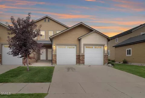808 40th St E, Williston, ND 58801