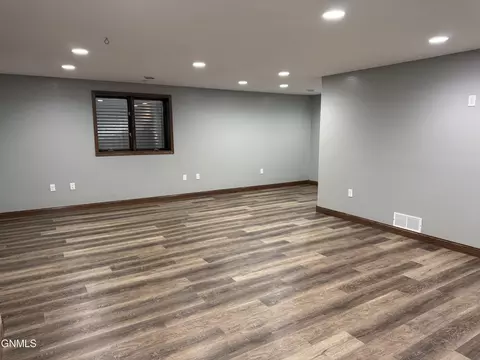 3 20th St E, Williston, ND 58801 photo 59