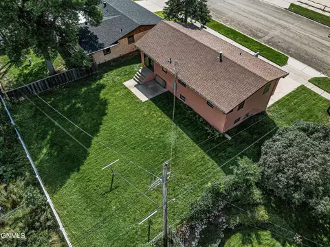 View/Area - 2708 Avenue A E, Bismarck, ND 58501 photo 2 of 3