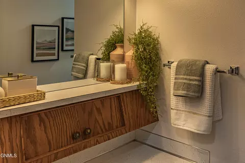 Bath - 2708 Avenue A E, Bismarck, ND 58501 photo 2 of 4