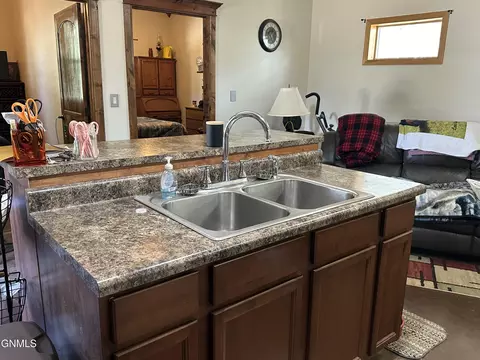 1509 50th St W, Williston, ND 58801 photo 8