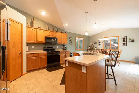 Kitchen - 3000 Plainview Dr SE, Mandan, ND 58554 photo 1 of 3