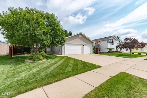 Exterior - 3000 Plainview Dr SE, Mandan, ND 58554 photo 3 of 12