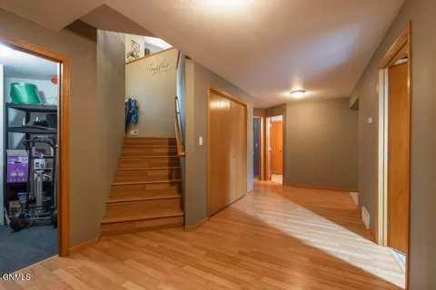 Entry Way - 3000 Plainview Dr SE, Mandan, ND 58554 photo 4 of 5