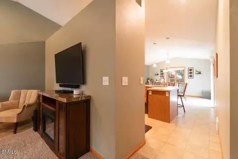 Entry Way - 3000 Plainview Dr SE, Mandan, ND 58554 photo 3 of 5