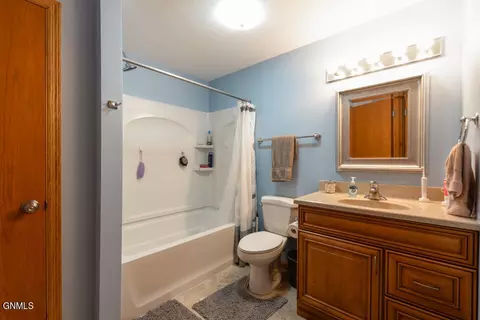 Bath - 3000 Plainview Dr SE, Mandan, ND 58554 photo 5 of 5