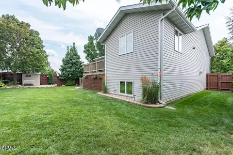 Exterior - 3000 Plainview Dr SE, Mandan, ND 58554 photo 12 of 12