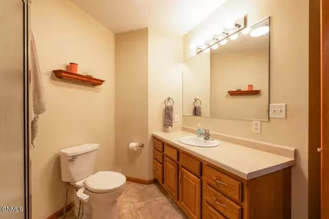 Bath - 3000 Plainview Dr SE, Mandan, ND 58554 photo 1 of 5