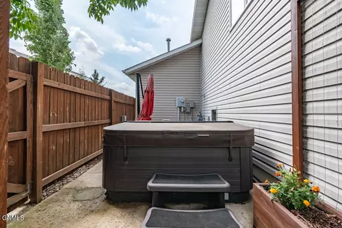 Exterior - 3000 Plainview Dr SE, Mandan, ND 58554 photo 8 of 12