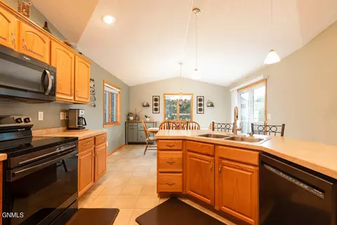 Kitchen - 3000 Plainview Dr SE, Mandan, ND 58554 photo 3 of 3