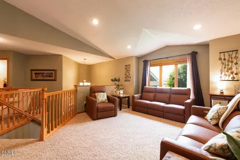 Living - 3000 Plainview Dr SE, Mandan, ND 58554 photo 2 of 2