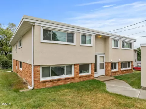 1115 Delmar Ct NW, Minot, ND 58703